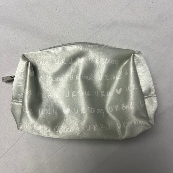 thirty-one Handbags - Jewell by Thirty-One Cosmetic Bag Makeup Pouch Travel Accessories Silver Strong